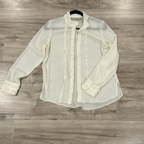ZARA Ivory Organza Ruffle Trim blouse size Small - Picture 1 of 5